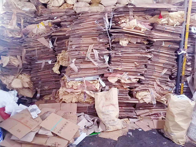 �U�������M������������Щ��ˇ